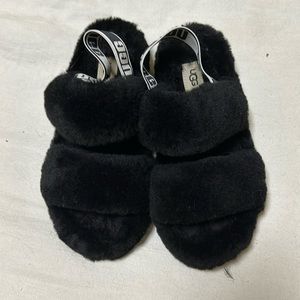 Women’s black Ugg strappy slippers size 6, ONLY WORN ONCE!!